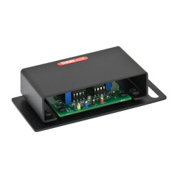 AMP002 - Предусилительная плата со съемной крышкой для детекторов деформации пьезоприводов, Thorlabs