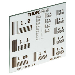 R2L2S1P1 - Таблица для измерения разрешающей способности (NBS 1963A), 2" x 2", получение изображения при подсветке спереди, разрешающая способность: 1 - 228 линий на мм, Thorlabs